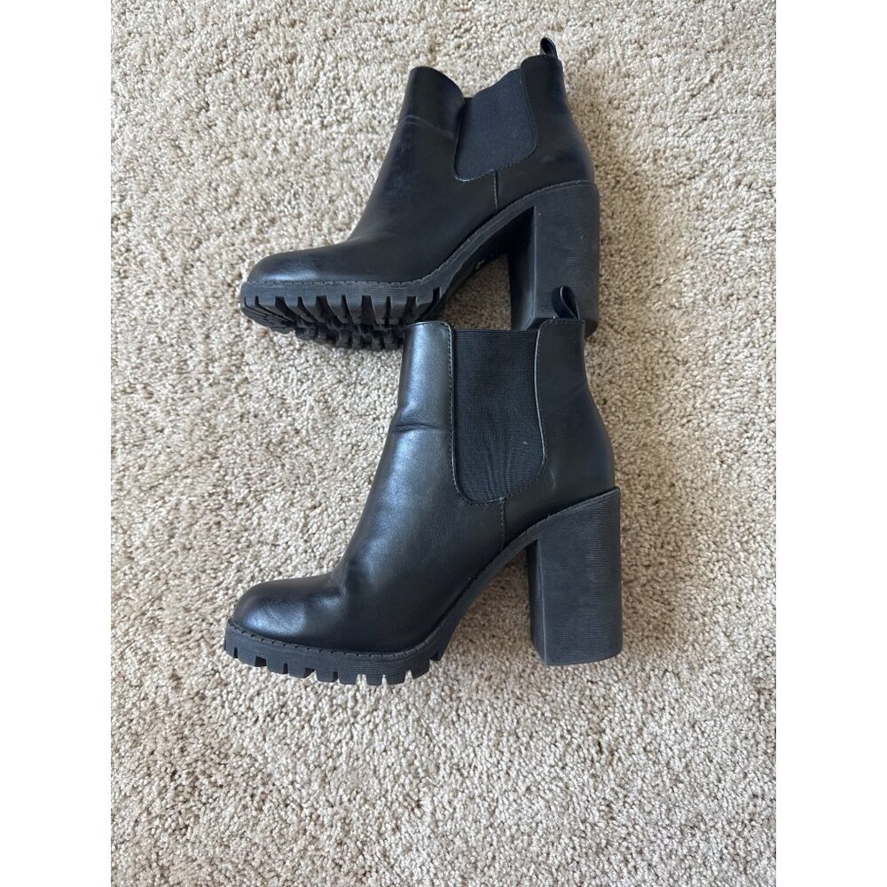 SODA High Platform Size 7 Womens Block Boots Goth Witchy Baddie Edgy Ankle - Picture 4 of 7